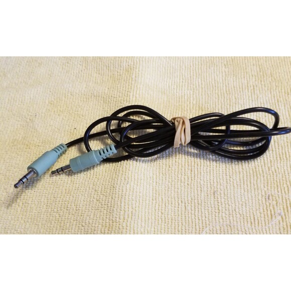 4' 3.5mm audio Cable - Picture 1 of 2